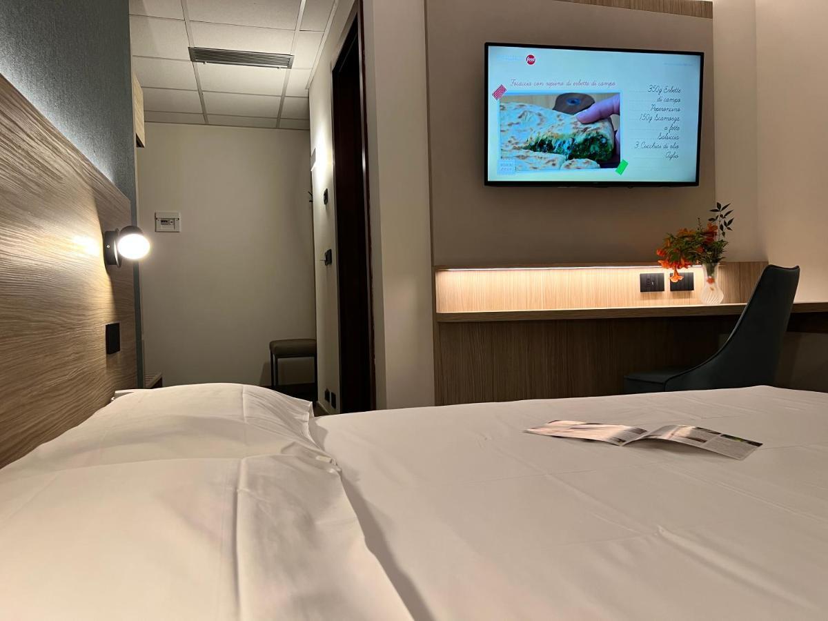 Hotel Gardenia Romano Canavese Ngoại thất bức ảnh