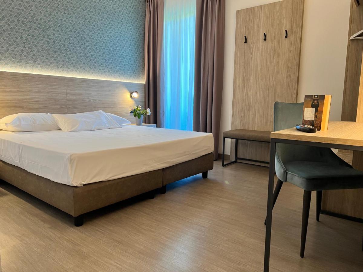 Hotel Gardenia Romano Canavese Ngoại thất bức ảnh